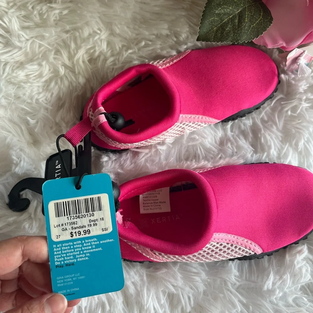 Xertia NWT Kids Pink Water Shoes